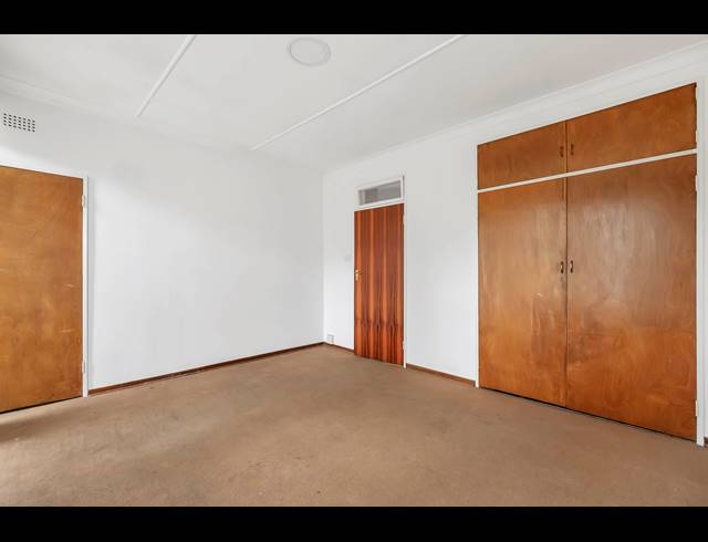 2 BEDROOM TOWNHOUSE FOR SALE IN WINDSOR EAST
